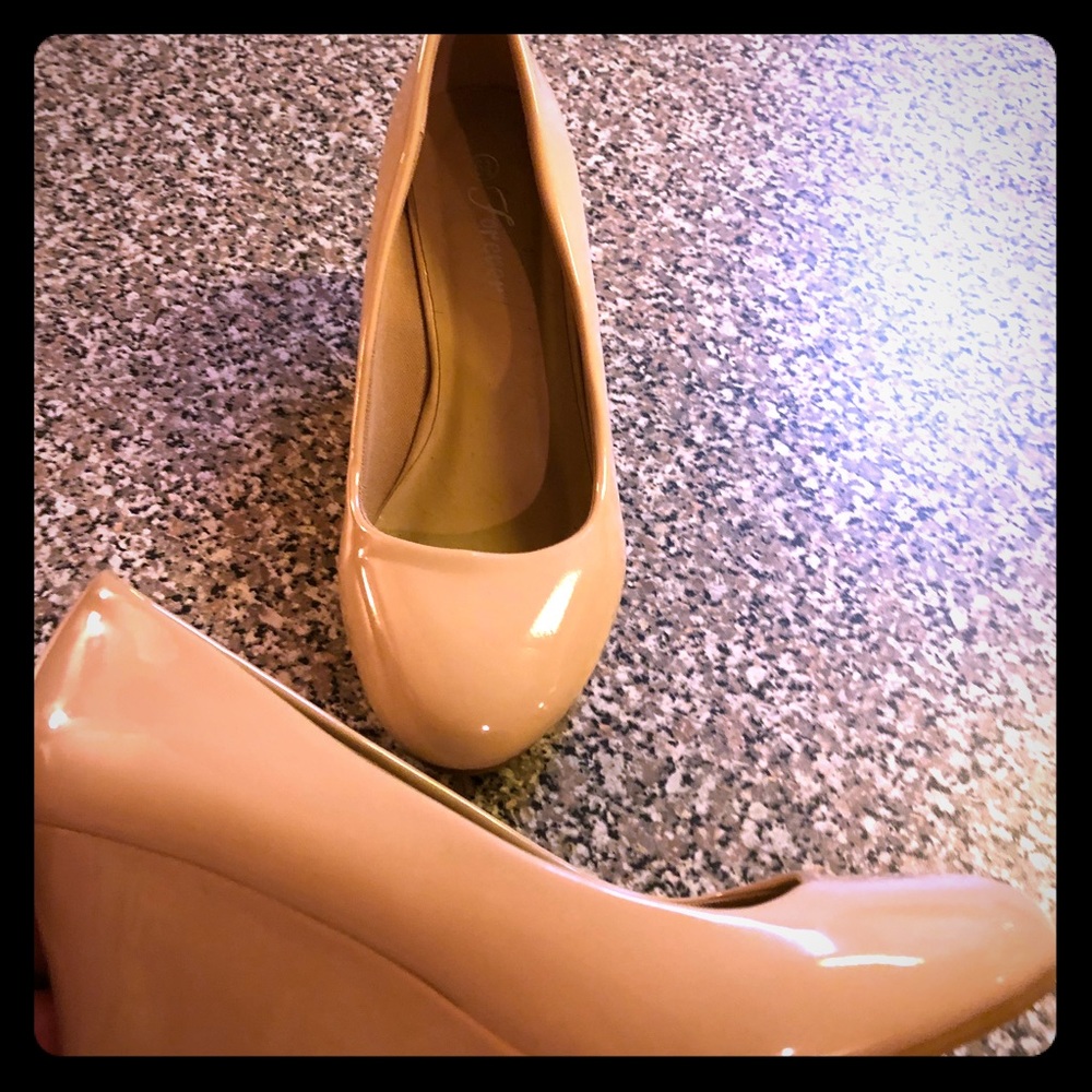 ***SOLD***Dressy Wedges